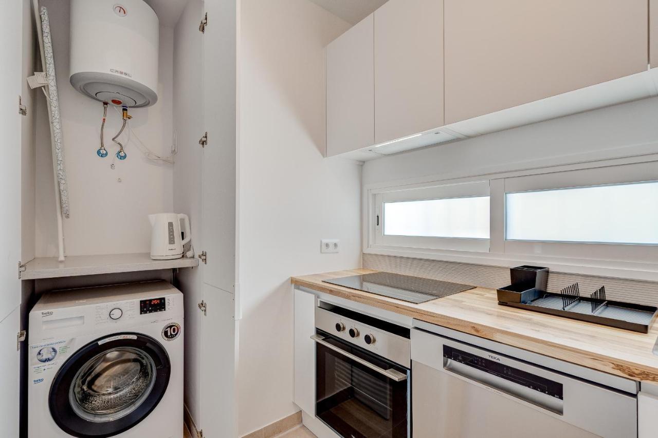 Good Mood - Sunny Seaview Apartment Каляо Салвахе Екстериор снимка
